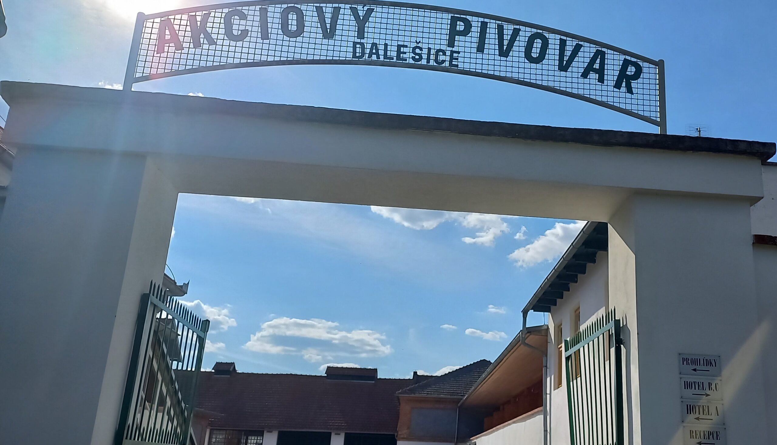 Je příjemné vidět zachraňovaný zámek