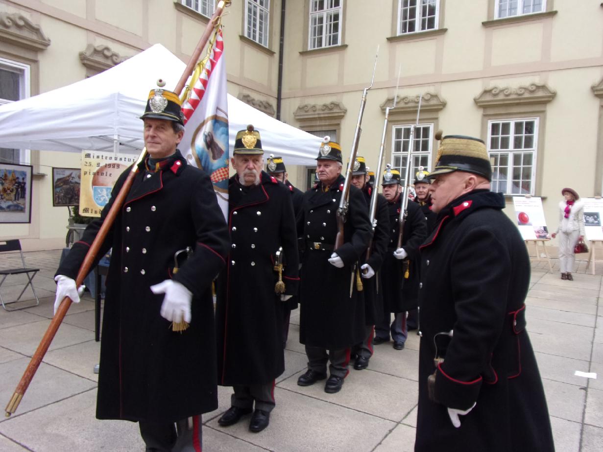 Připomenuli návštěvu královny Alžběty II.